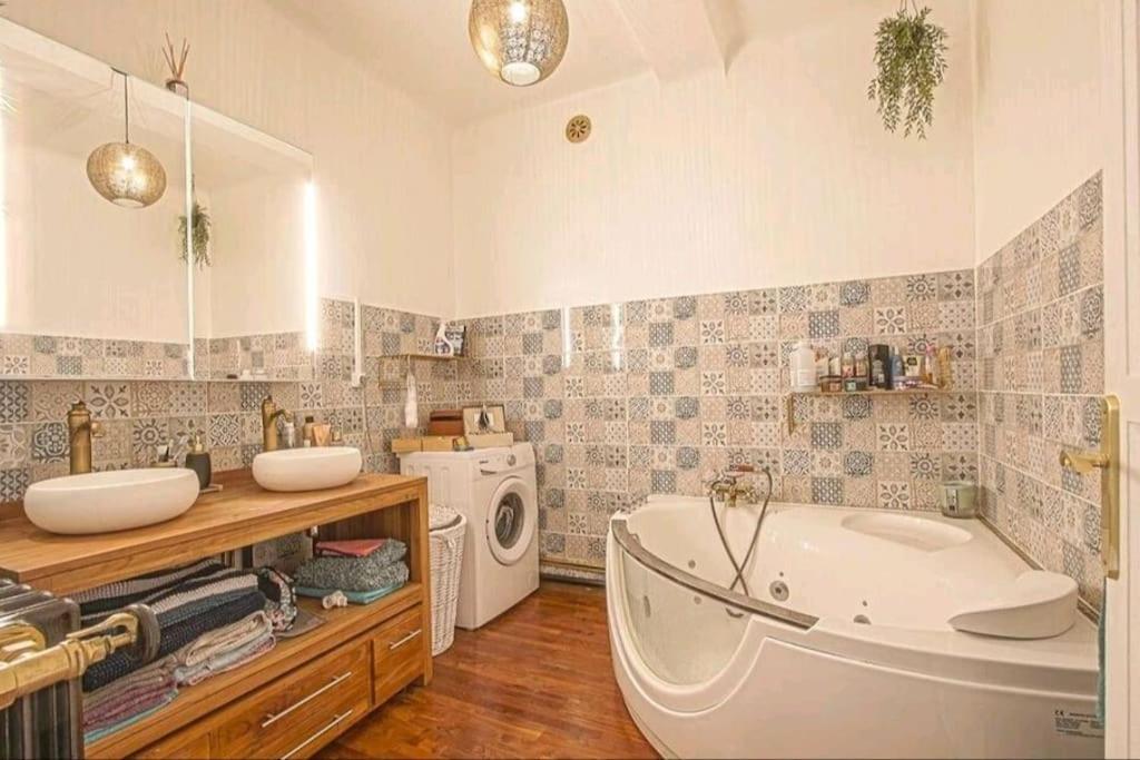 Appartement Chaleureux Hyper Centre 80M2 Caen Extérieur photo